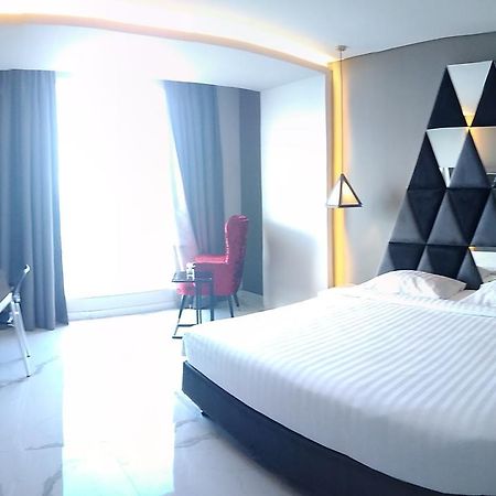 M Hotel Kupang Kupang  Exterior photo