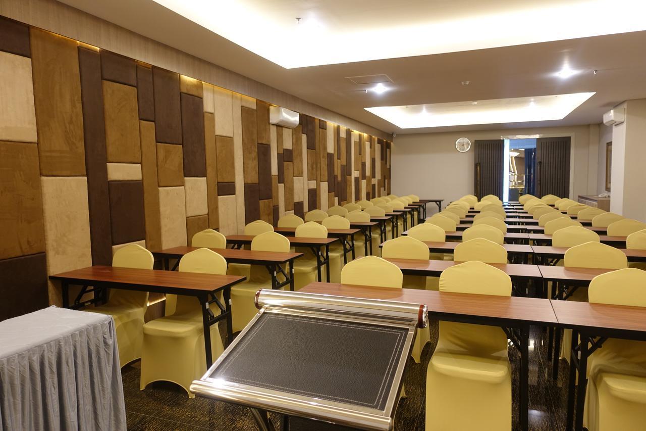 M Hotel Kupang Kupang  Exterior photo