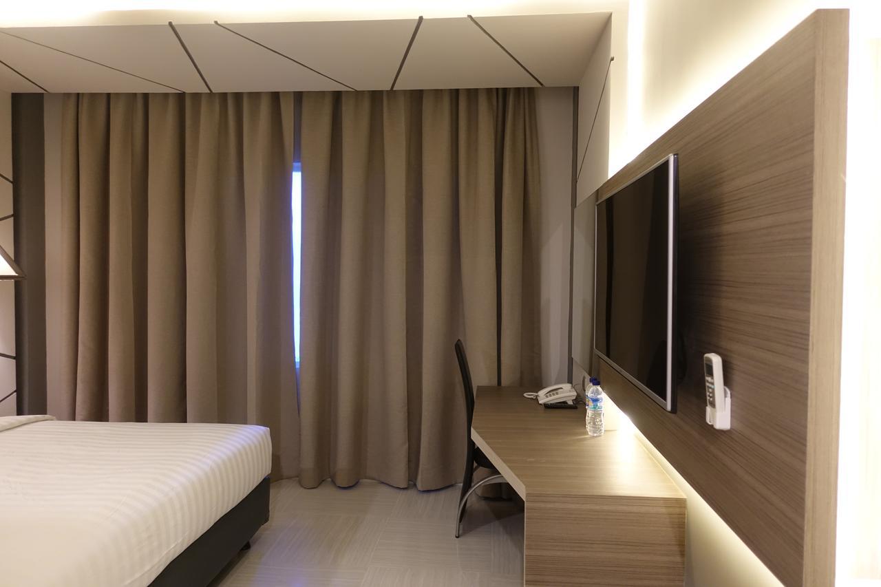 M Hotel Kupang Kupang  Exterior photo