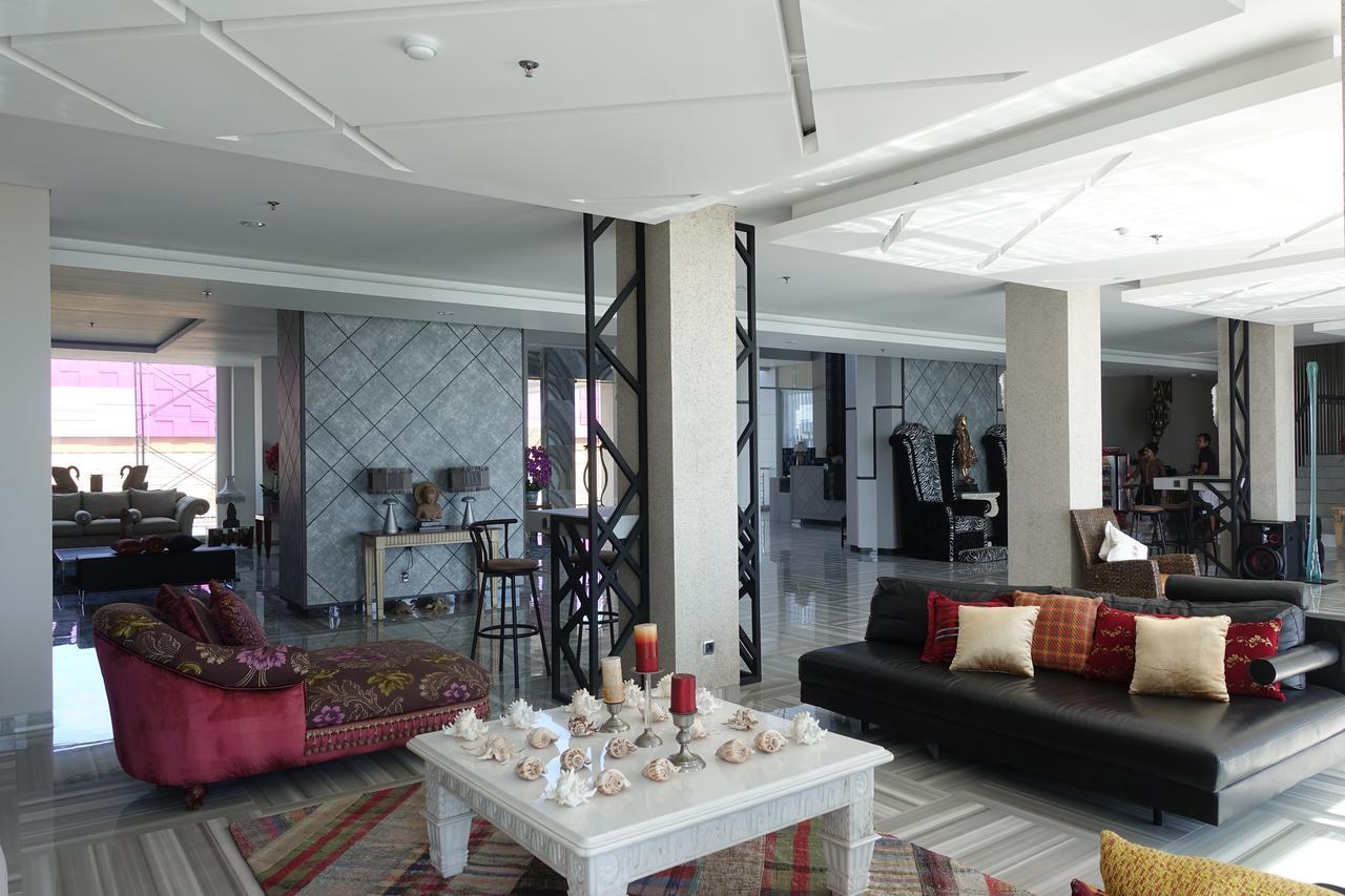 M Hotel Kupang Kupang  Exterior photo